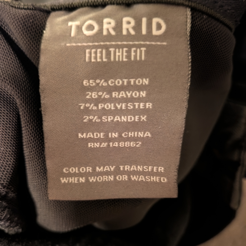 Torrid Women's Dark Black Skinny Jeans - Picture 4 of 5